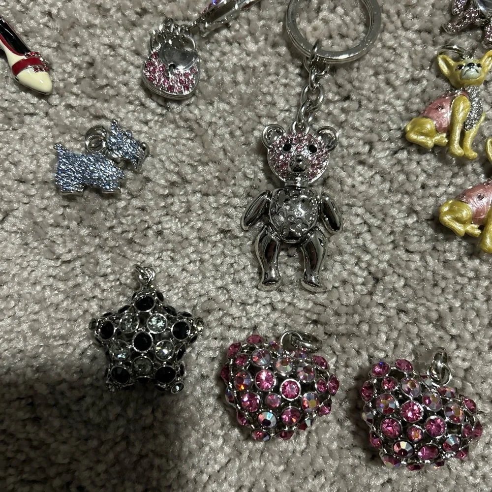 Alexander Kalifano Lot Of Key Chains And Pendants (22) Swarovski crystals